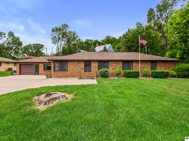 2423 Fontanelle Boulevard, Blair, NE 68008
