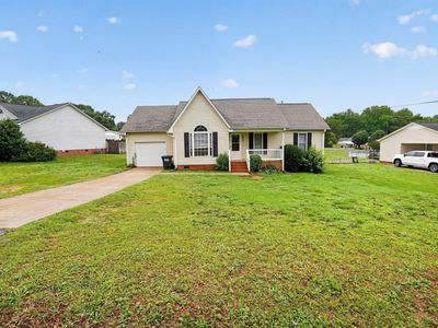 2202 Rolling Green Rd, Anderson, SC 29621