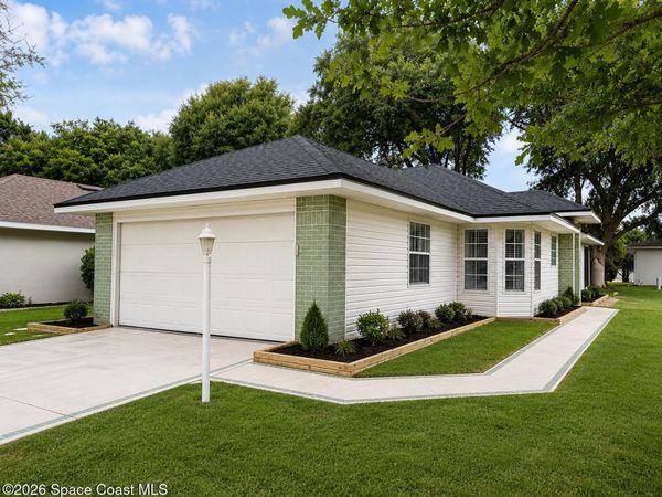 5745 King James Avenue, Leesburg, FL 34748