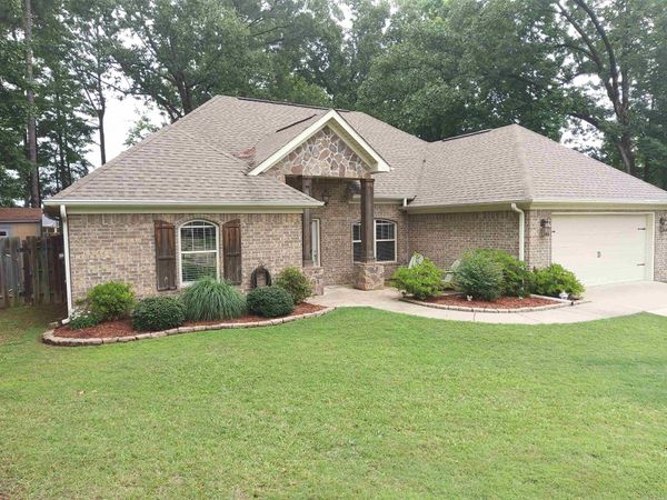 928 Heritage Cove Row Street, Redfield, AR 72132