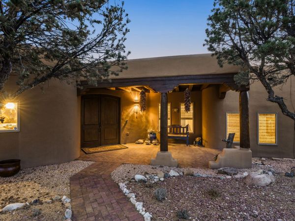 4 Vista Del Mundo, Santa Fe, NM 87506