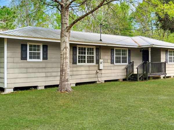 411 Martin Luther King Junior Drive, Poplarville, MS 39470