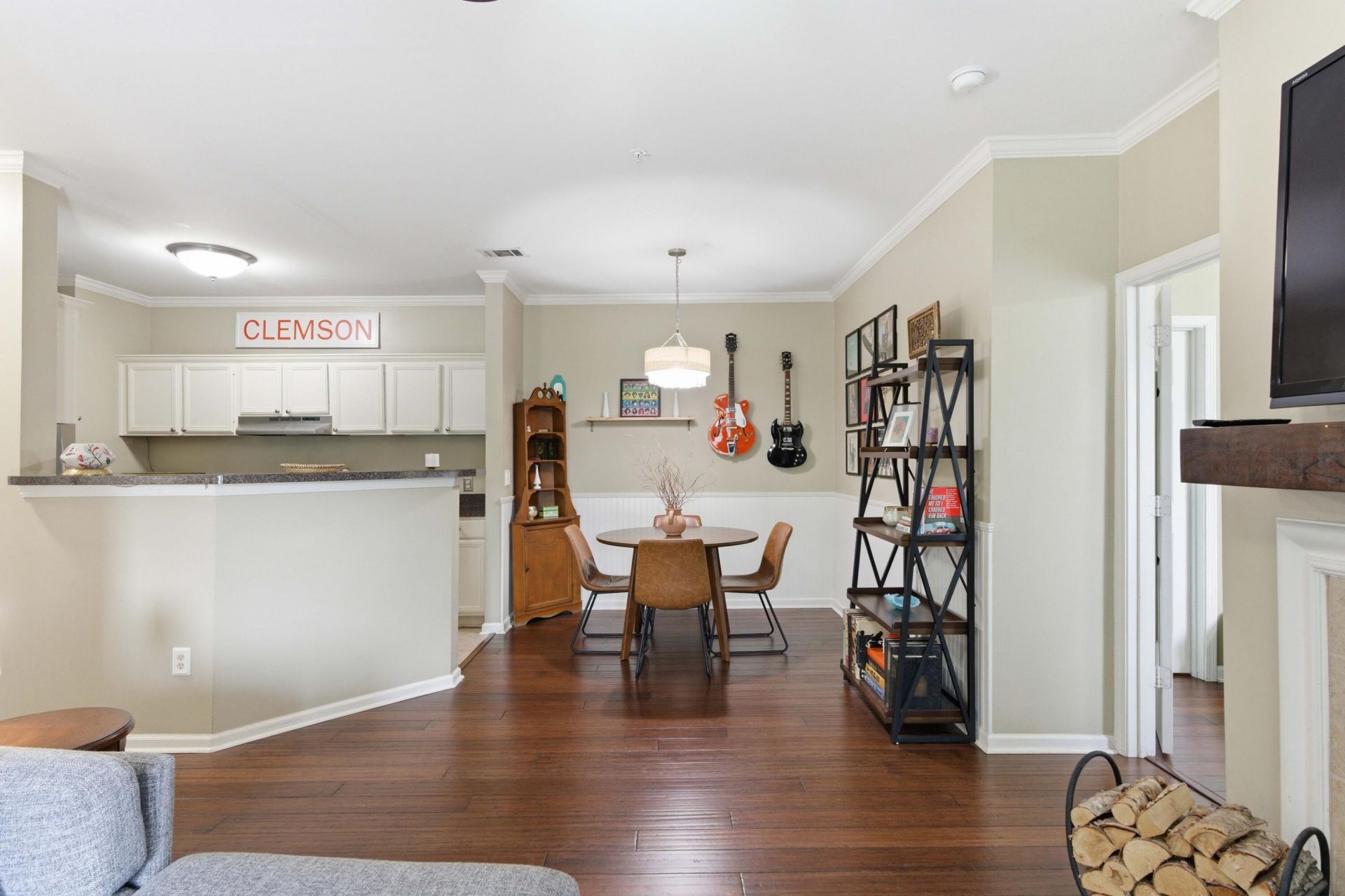 45 Sycamore Avenue Photo 13