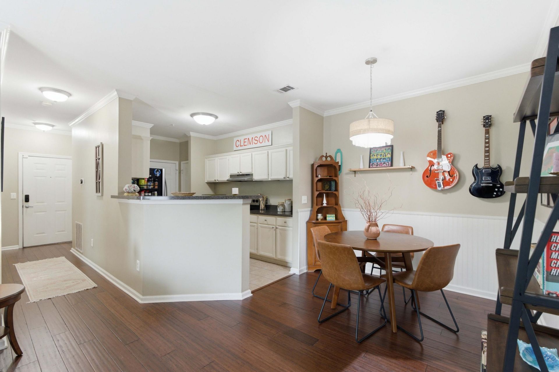 45 Sycamore Avenue Photo 15