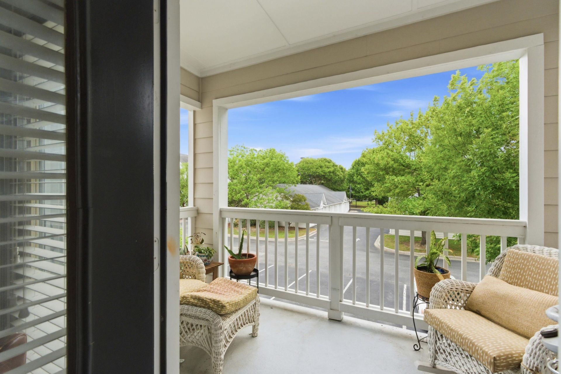 45 Sycamore Avenue Photo 8