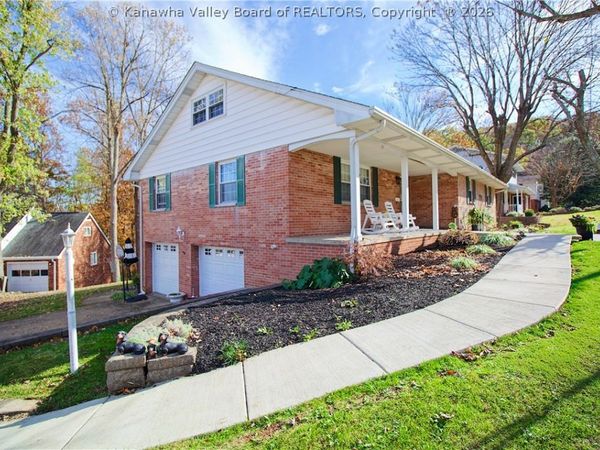 1502 Village Drive, South Charleston, WV 25309