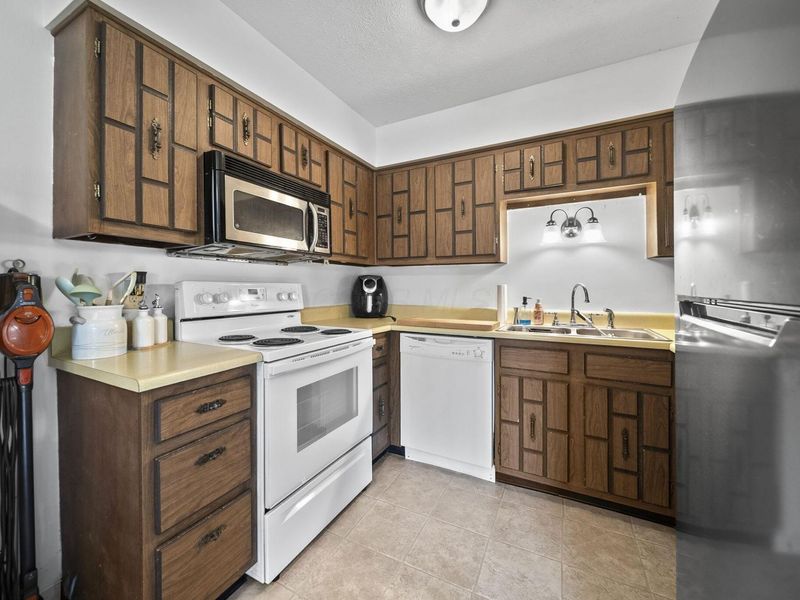 625 Country Club Drive , Unit D6, Newark, OH 43055 Photo 10