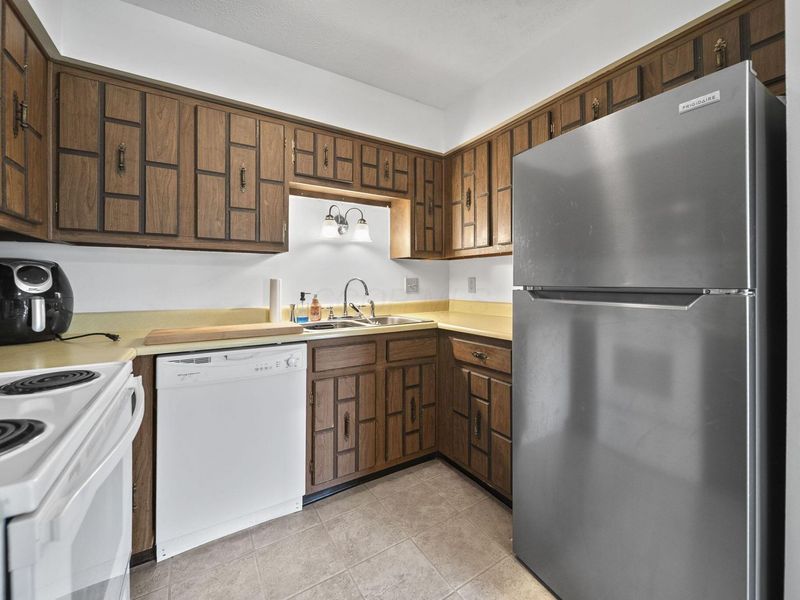 625 Country Club Drive , Unit D6, Newark, OH 43055 Photo 11