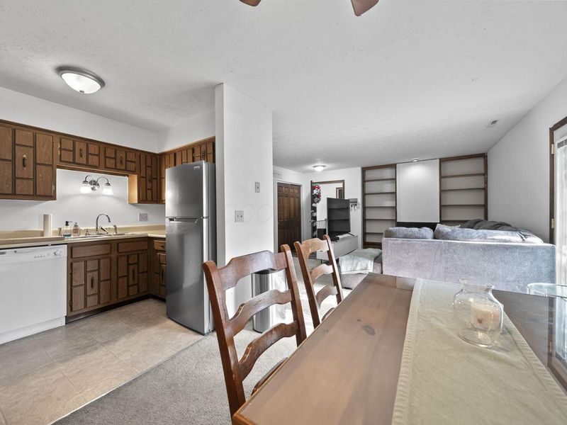 625 Country Club Drive , Unit D6, Newark, OH 43055 Photo 17