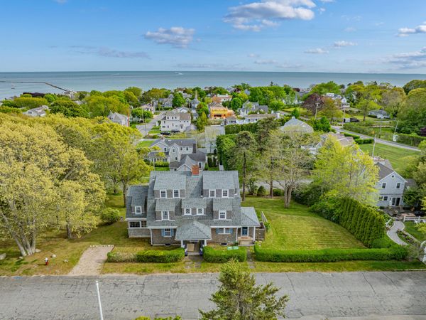 35 Grayton Avenue, Hyannis Port, MA 02647