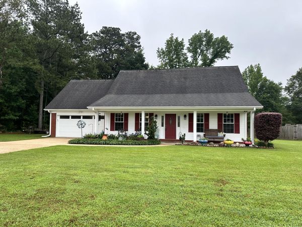 928 N Wolfe, Caledonia, MS 39740