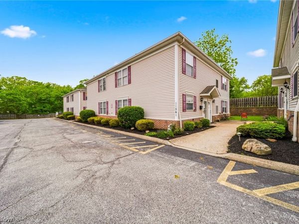 11541 Riverview Court , Unit 13, Parma Heights, OH 44130