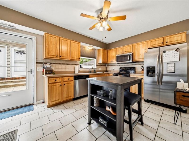 11541 Riverview Court , Unit 13, Parma Heights, OH 44130 Photo 7