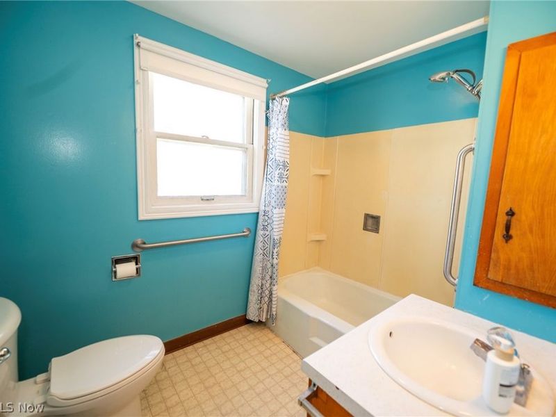 247 & 247 1/2 Ray Avenue NW, New Philadelphia, OH 44663 Photo 11