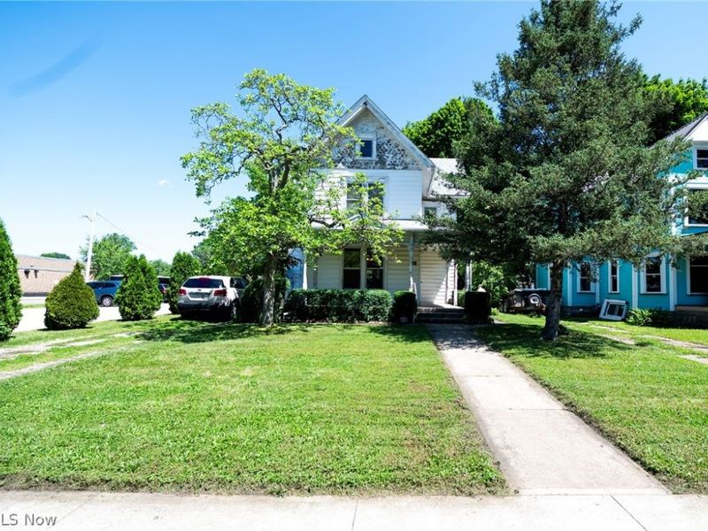 247 & 247 1/2 Ray Avenue NW, New Philadelphia, OH 44663 Photo 2