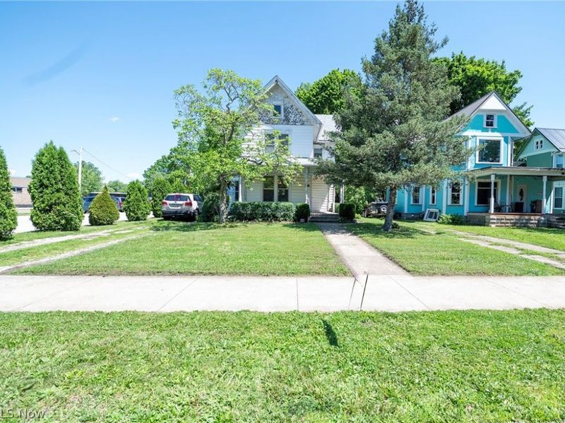 247 & 247 1/2 Ray Avenue NW, New Philadelphia, OH 44663 Photo 3