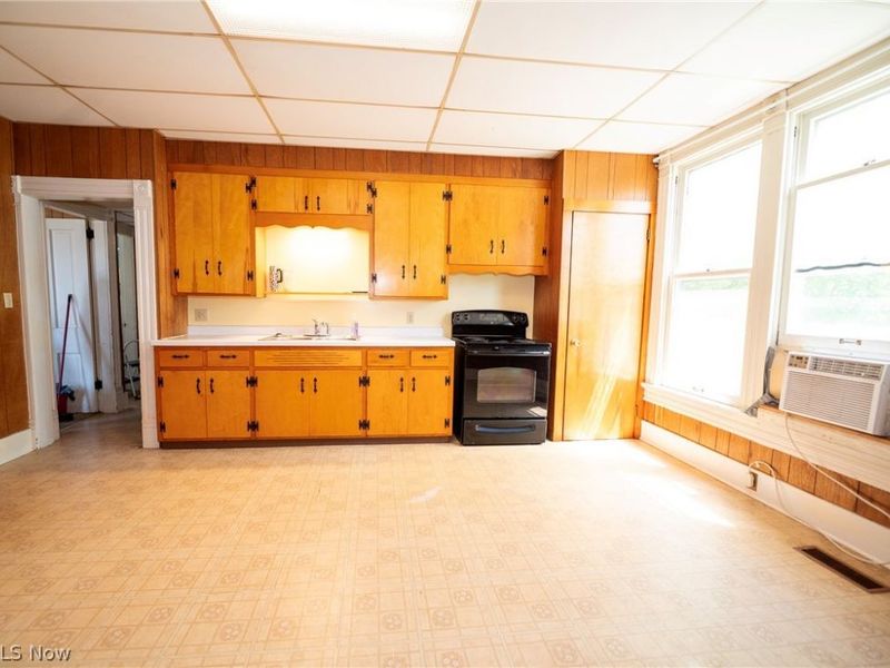 247 & 247 1/2 Ray Avenue NW, New Philadelphia, OH 44663 Photo 9