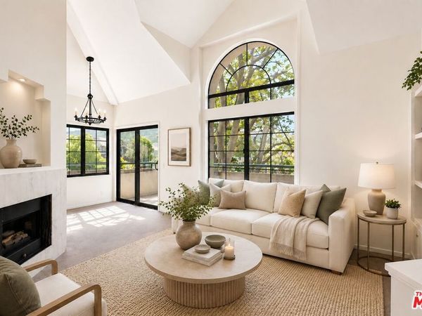 18129 Erik Court, Unit 328, Canyon Country, CA 91387