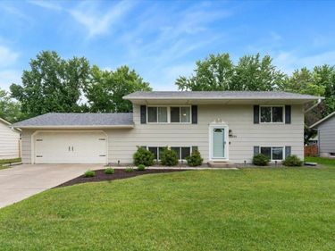 10250 99th Avenue N, Maple Grove, MN 55369