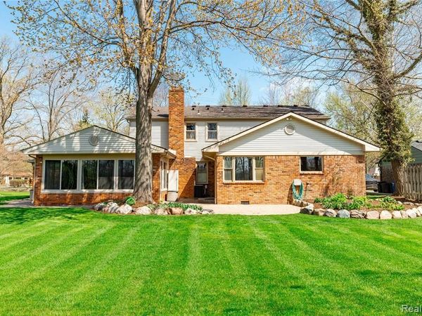 7611 Ferry Road, Grosse Ile Twp, MI 48138
