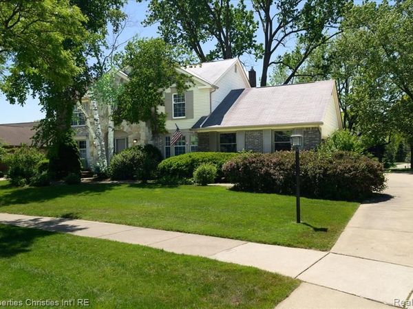 2901 Shadywood Drive , Troy, MI 48098