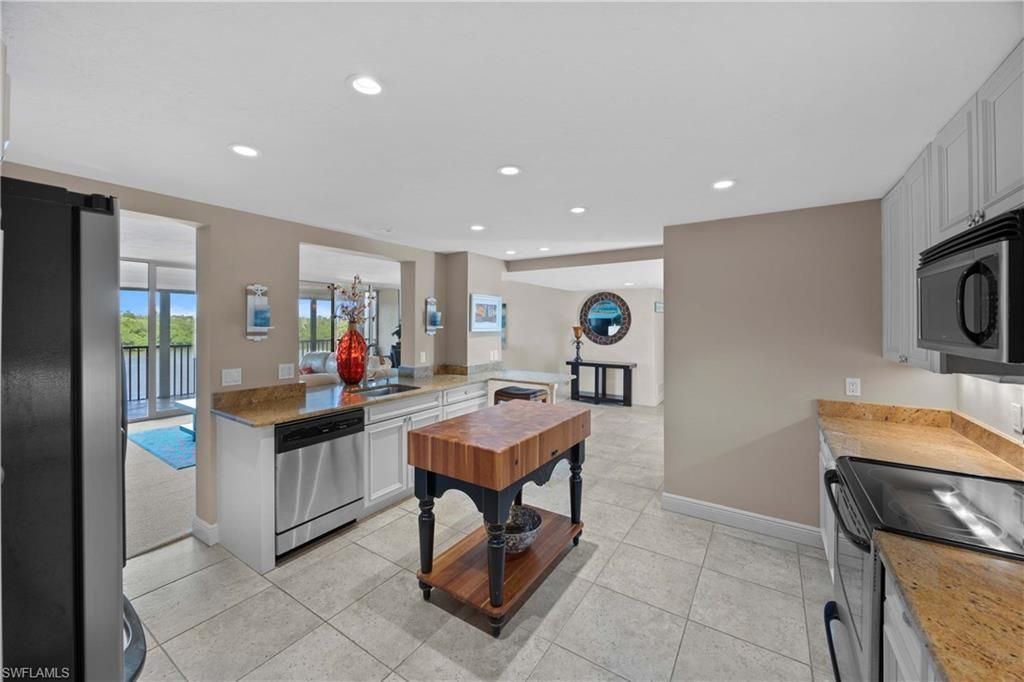 15 Bluebill Ave, Unit 103AA, Naples, FL 34108 Photo