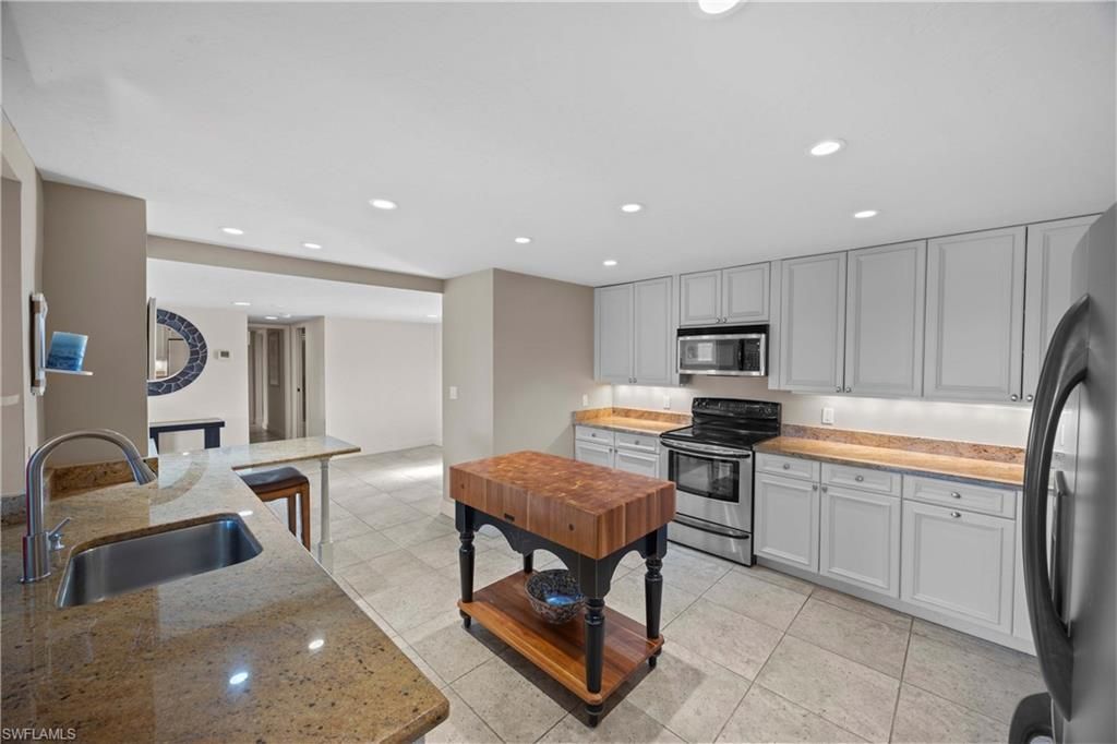 15 Bluebill Ave, Unit 103AA, Naples, FL 34108 Photo