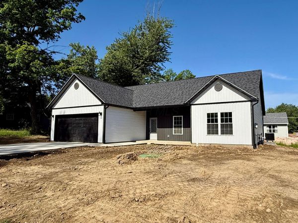 13513 Laurel Road NE, Thornville, OH 43076