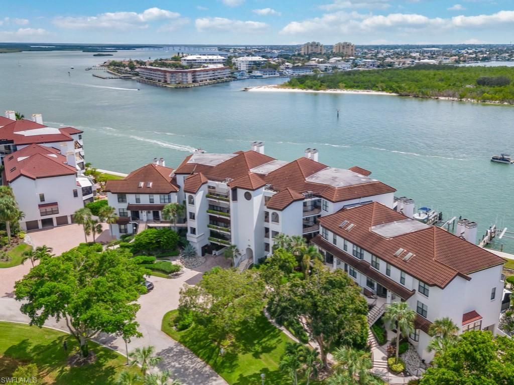 232 La Peninsula Blvd, Unit 232, Naples, FL 34113 Photo