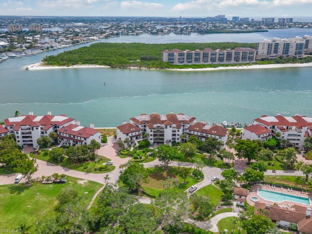 232 La Peninsula Blvd, Unit 232, Naples, FL 34113 Photo