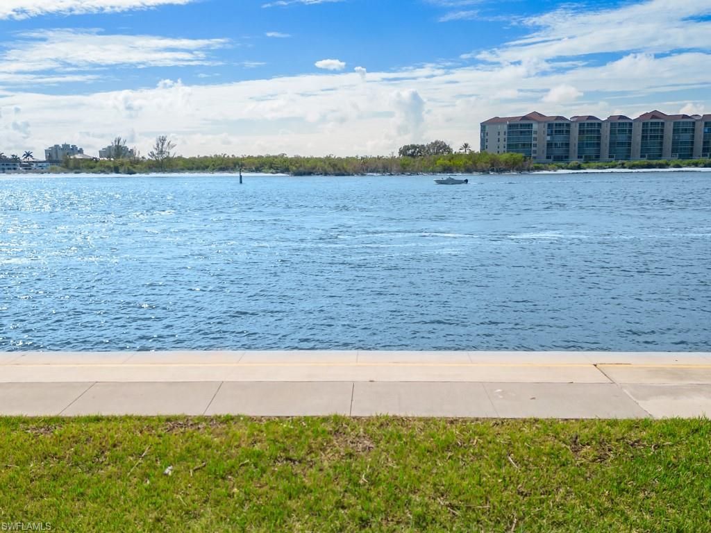 232 La Peninsula Blvd, Unit 232, Naples, FL 34113 Photo