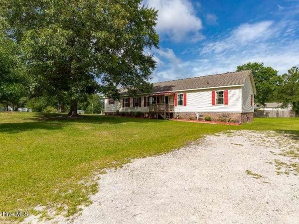 120 Ole Field Circle, Newport, NC 28570