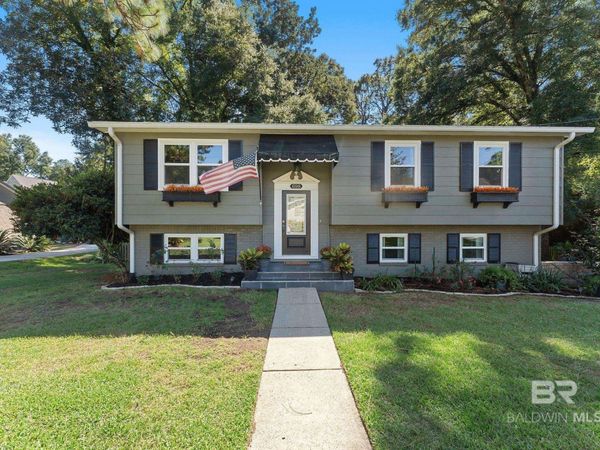 698 Cedar Avenue, Fairhope, AL 36532