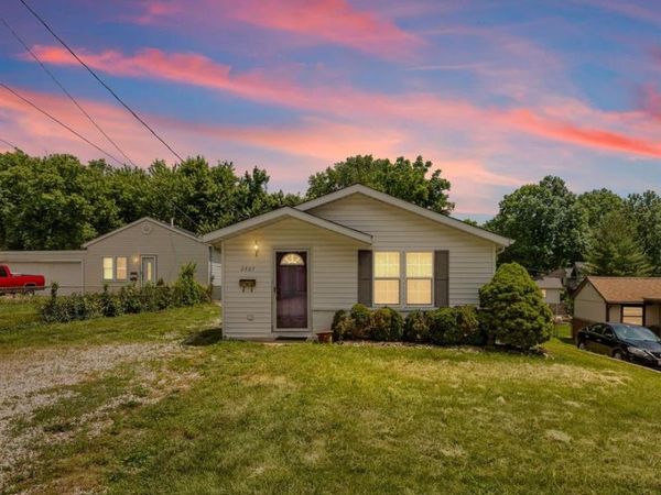 2307 Birch Street , Alton, IL 62002