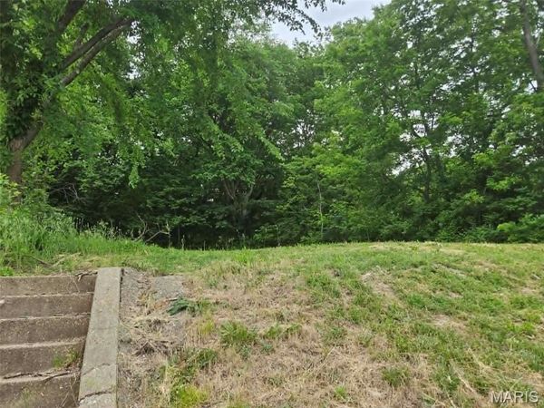 2614 Saint Marys Avenue , Hannibal, MO 63401
