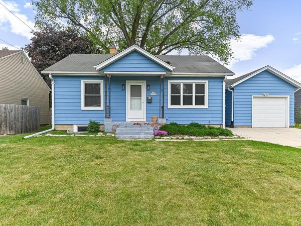 N90W16702 Pershing AVENUE, Menomonee Falls, WI 53051