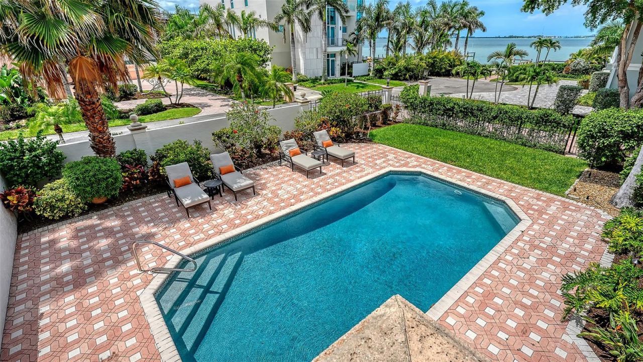 1023 Tocobaga Lane, Sarasota, FL 34236 Photo