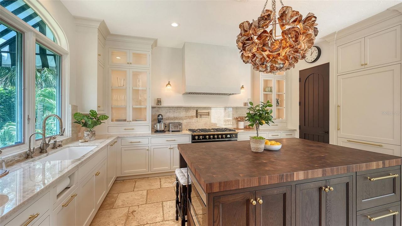 1023 Tocobaga Lane, Sarasota, FL 34236 Photo