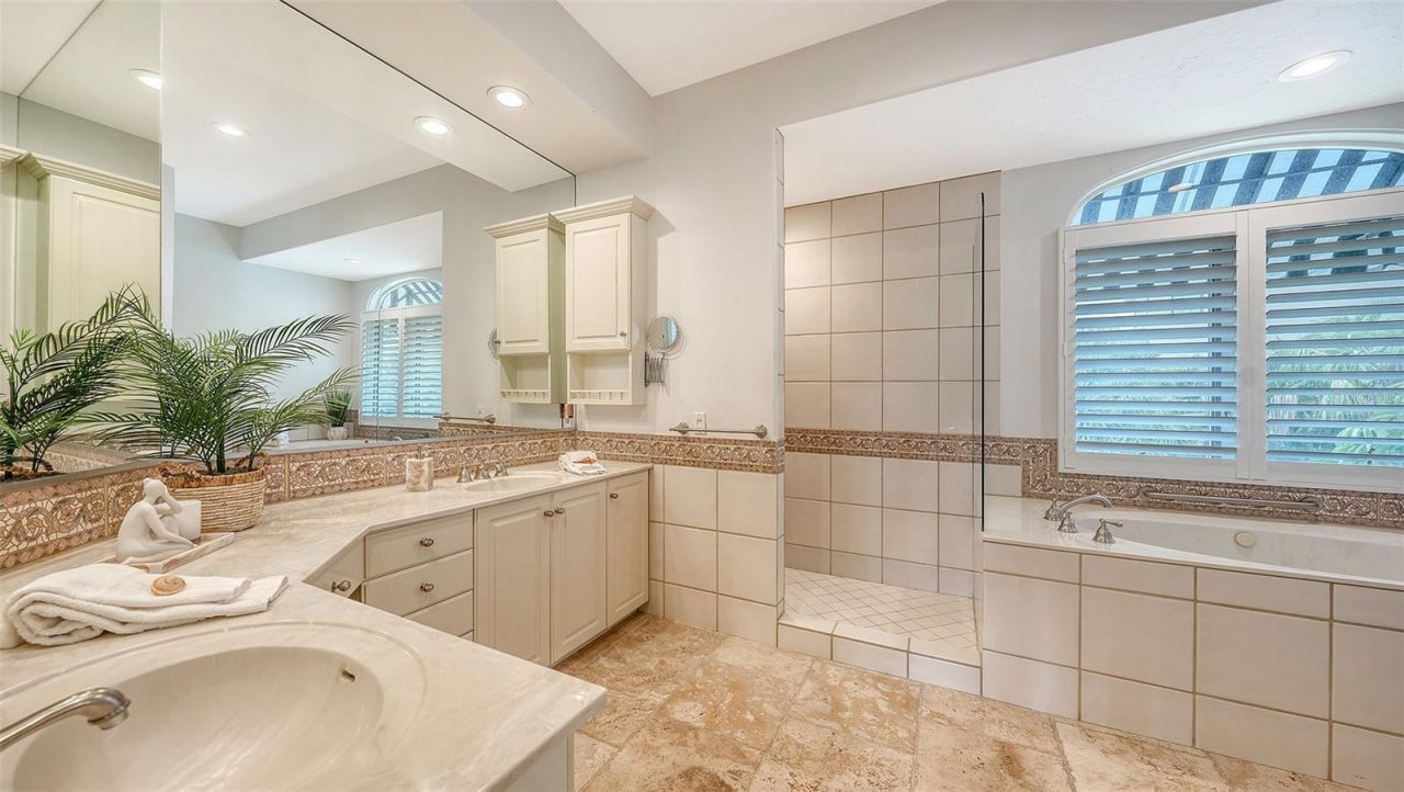1023 Tocobaga Lane, Sarasota, FL 34236 Photo
