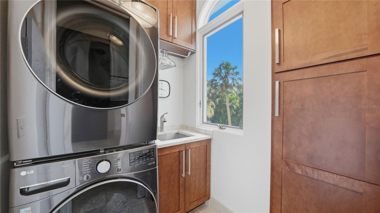 1023 Tocobaga Lane, Sarasota, FL 34236 Photo