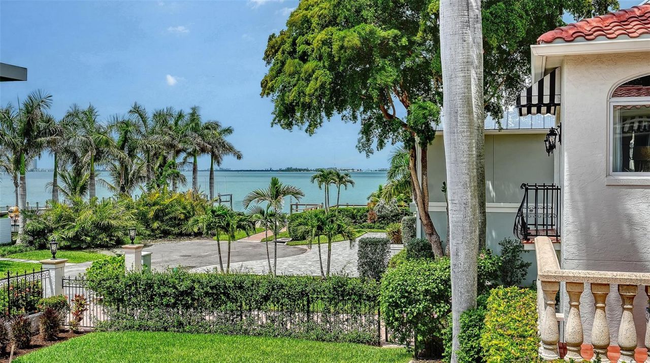 1023 Tocobaga Lane, Sarasota, FL 34236 Photo