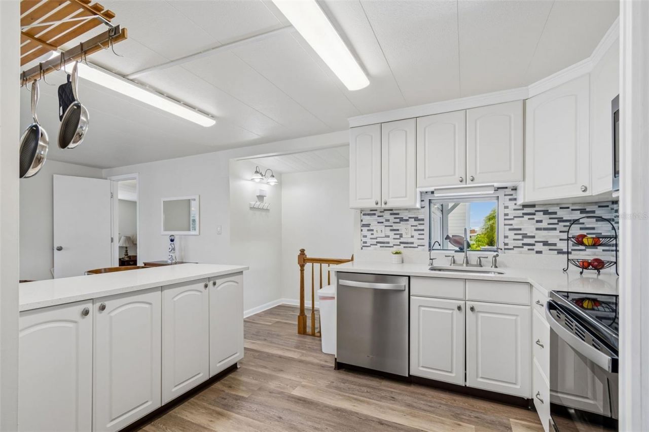 7186 Mount Arlington Drive Ne, Unit 421, Saint Petersburg, FL 33702 Photo