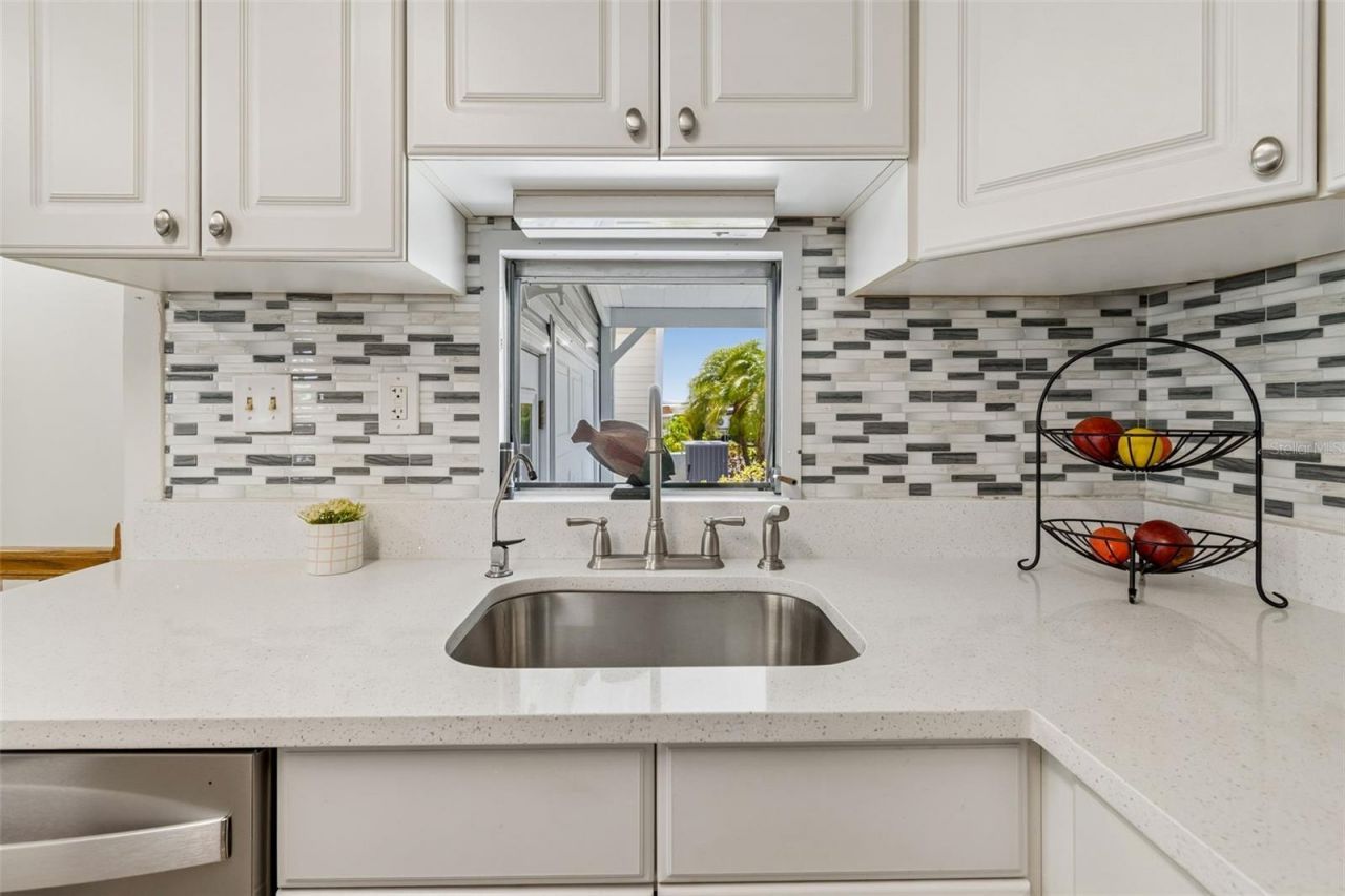 7186 Mount Arlington Drive Ne, Unit 421, Saint Petersburg, FL 33702 Photo