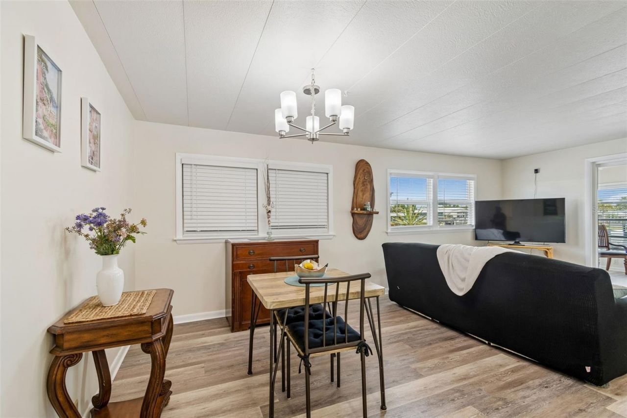7186 Mount Arlington Drive Ne, Unit 421, Saint Petersburg, FL 33702 Photo