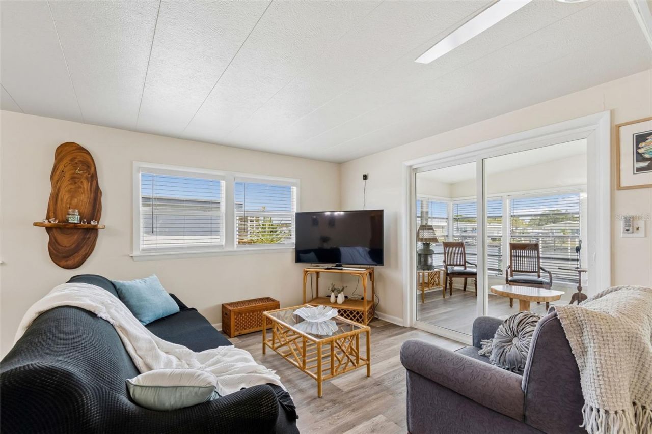 7186 Mount Arlington Drive Ne, Unit 421, Saint Petersburg, FL 33702 Photo