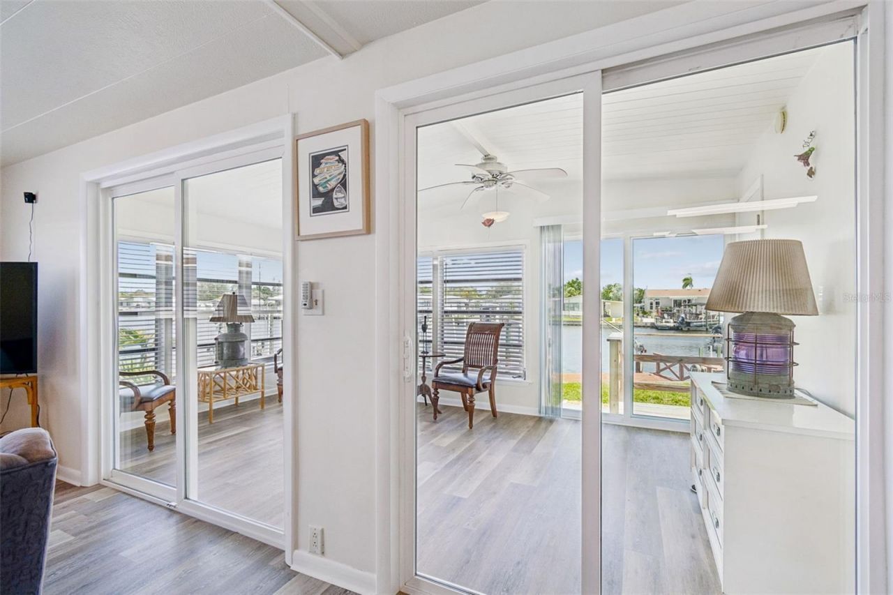 7186 Mount Arlington Drive Ne, Unit 421, Saint Petersburg, FL 33702 Photo