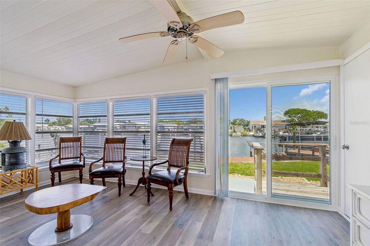 7186 Mount Arlington Drive Ne, Unit 421, Saint Petersburg, FL 33702 Photo
