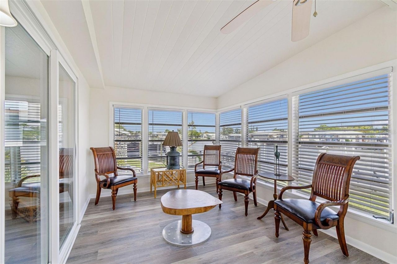 7186 Mount Arlington Drive Ne, Unit 421, Saint Petersburg, FL 33702 Photo