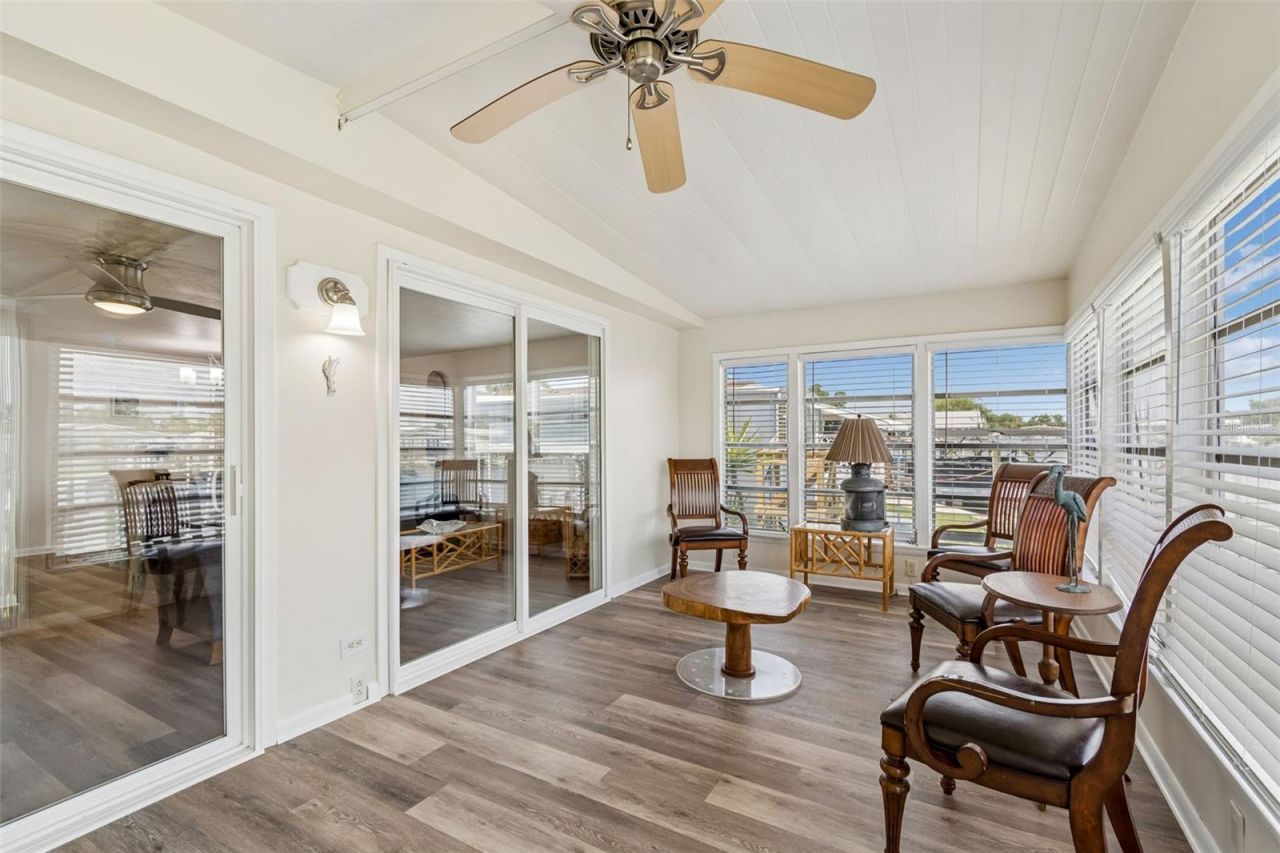 7186 Mount Arlington Drive Ne, Unit 421, Saint Petersburg, FL 33702 Photo