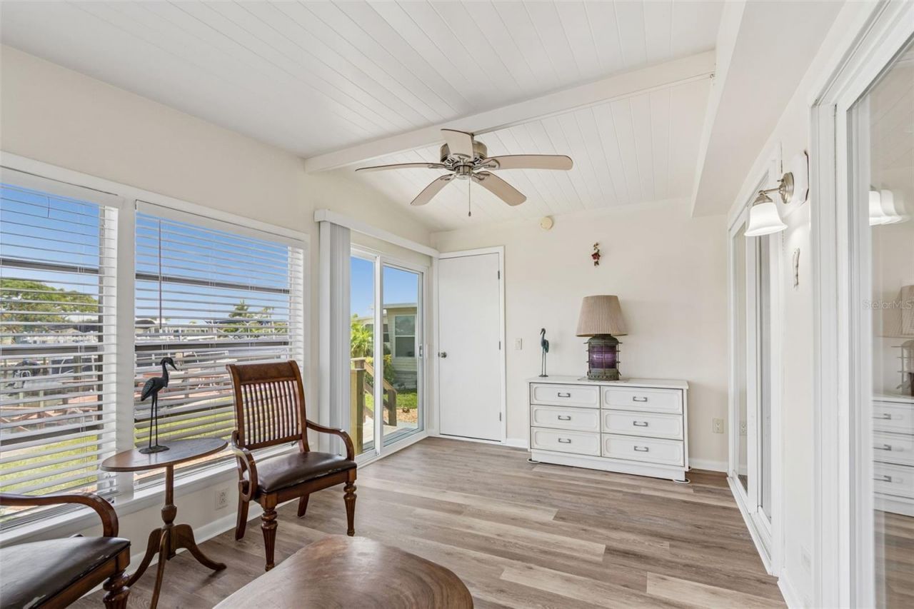 7186 Mount Arlington Drive Ne, Unit 421, Saint Petersburg, FL 33702 Photo